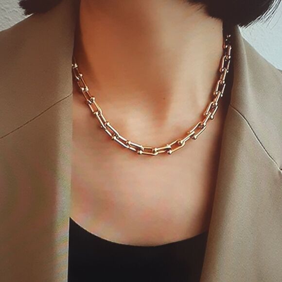 New 3Pc U-Shaped Horseshoe Buckle Bracelet, Earring, Necklace Set New In Box - Picture 5 of 5